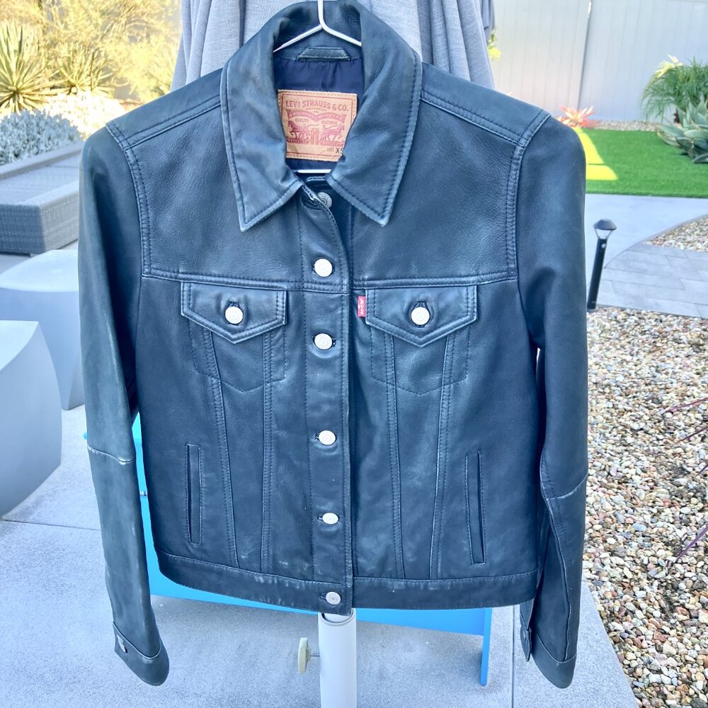 Levi's iconic supple leather trucker jacket in navy, size XS